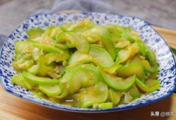河南女人吃生茄瓜视频,传统美食新吃法引网友热议