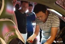 吃瓜看夫妻打架的视频,吃瓜群众围观家庭纷争