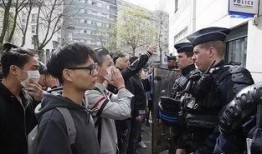 警察聚集吃瓜视频真实,揭秘警察集体围观吃瓜背后的真相